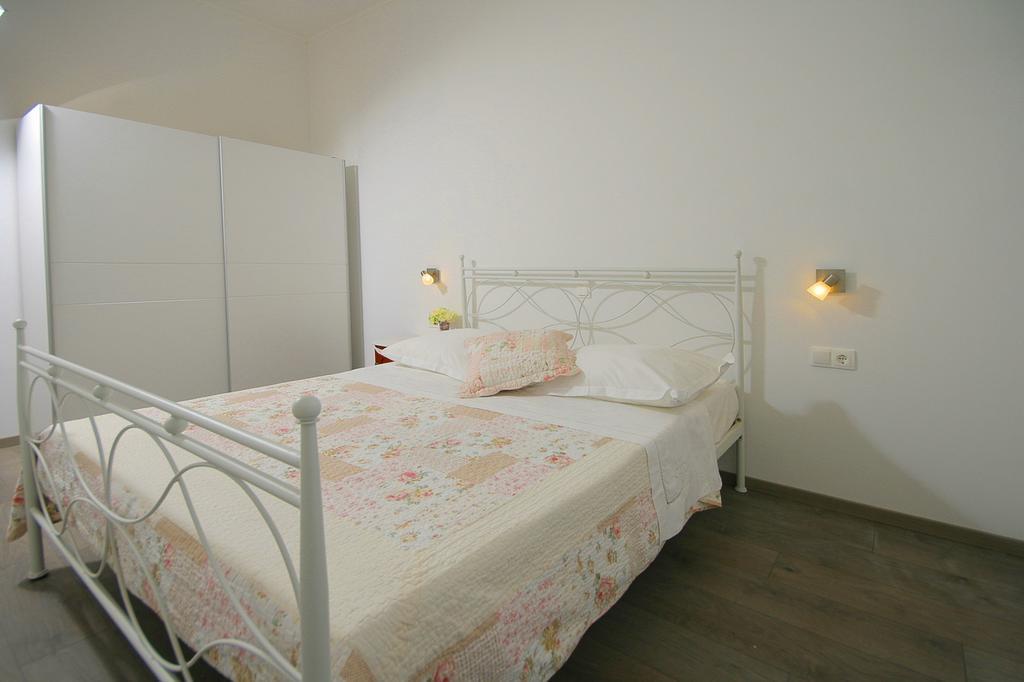 Apartments Parcela Seget Vranjica Room photo