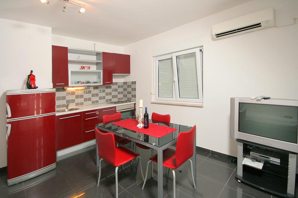 Apartments Parcela Seget Vranjica Room photo