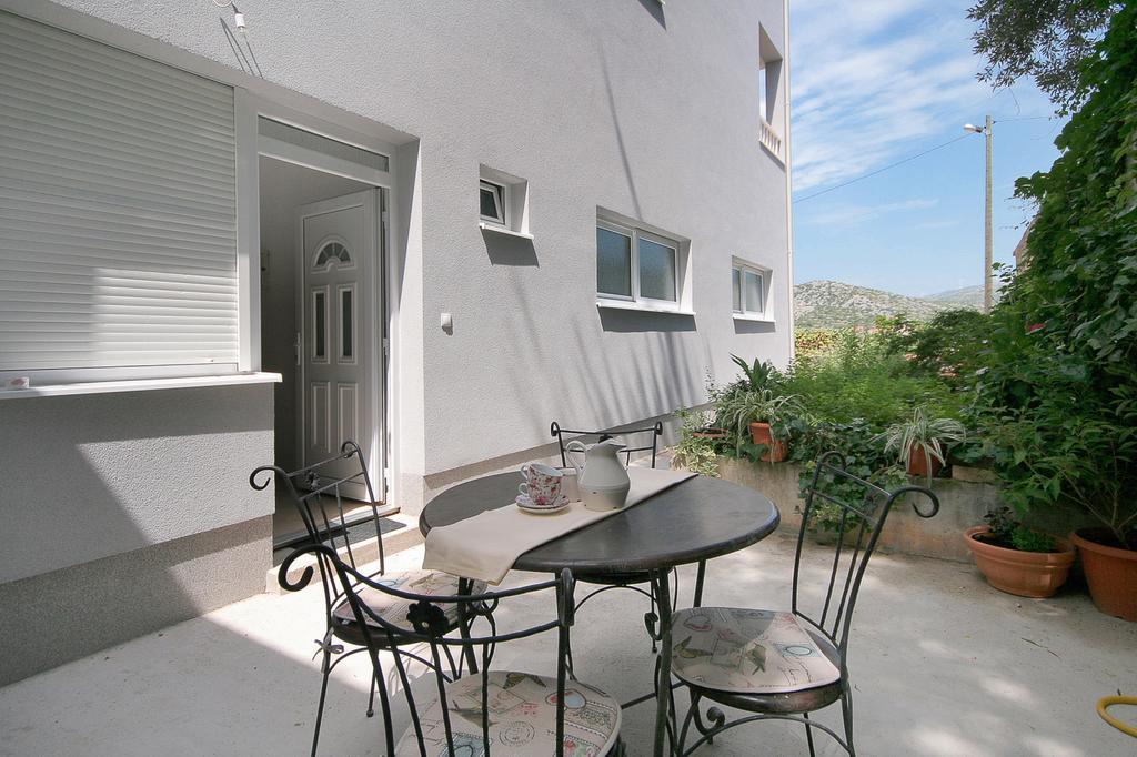 Apartments Parcela Seget Vranjica Room photo