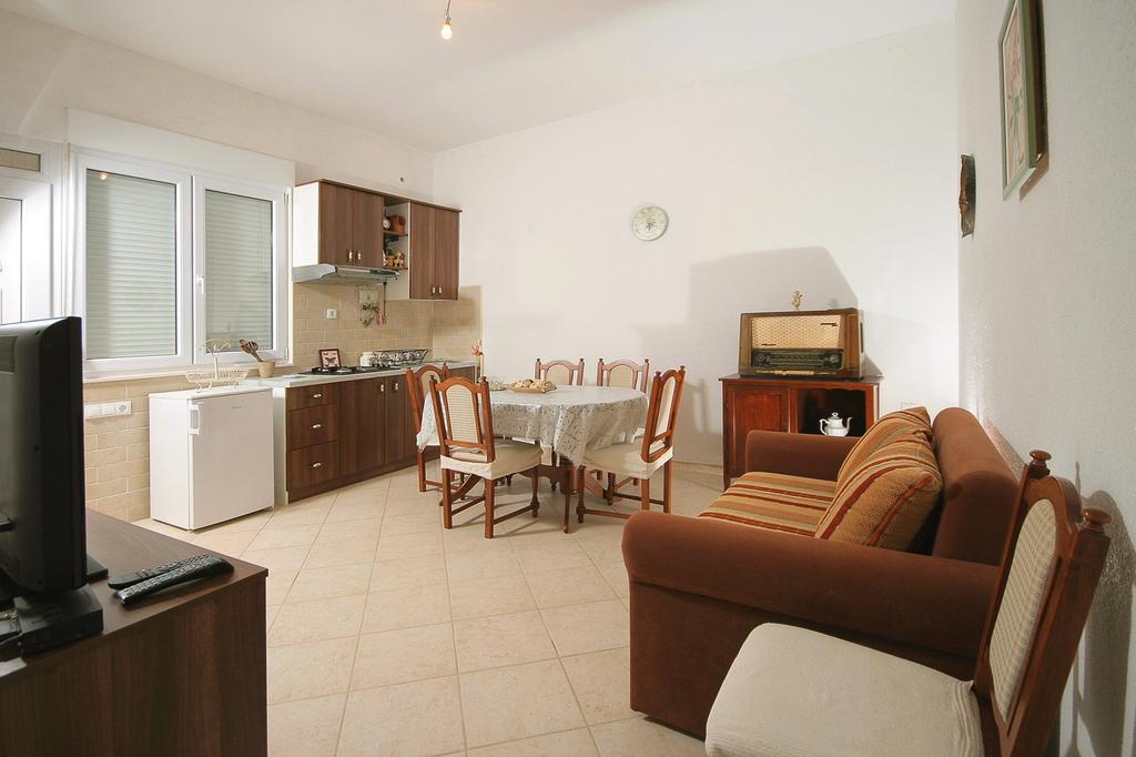 Apartments Parcela Seget Vranjica Room photo